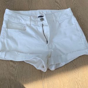 White jean shorts from American eagle